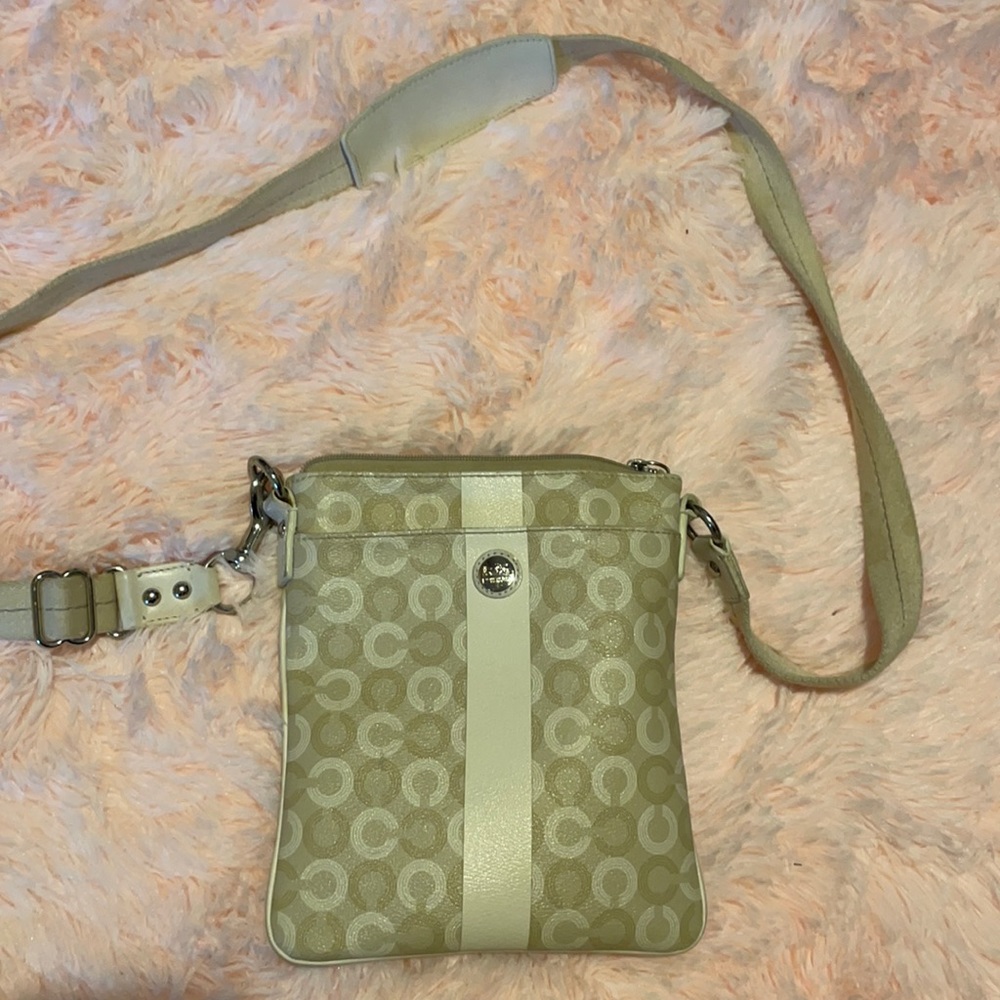 Vintage crossbody coach bag great condition